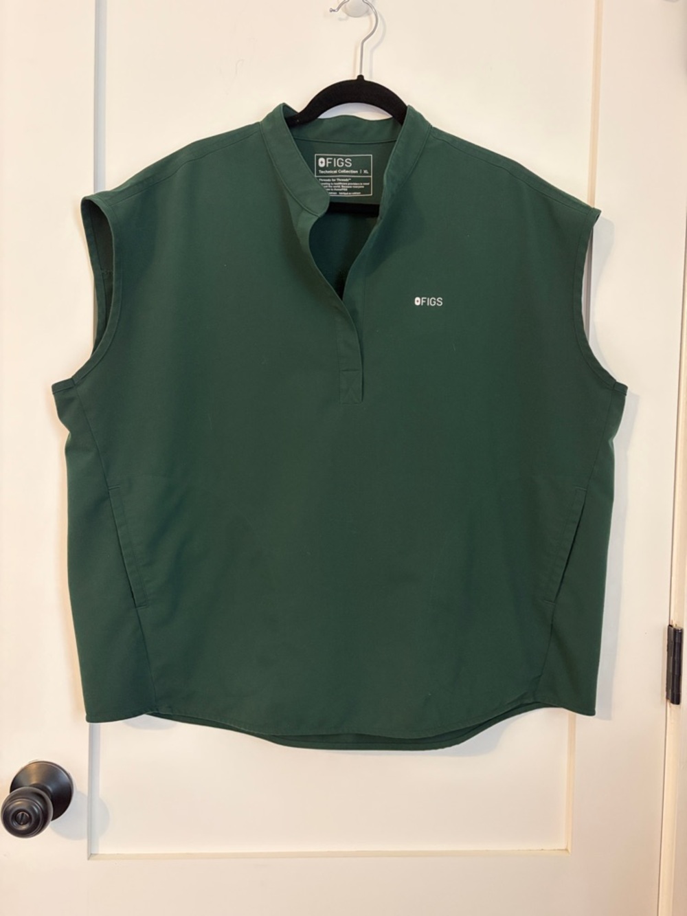 FIGS Women's Scrub Set - Deep Green. Size XL.